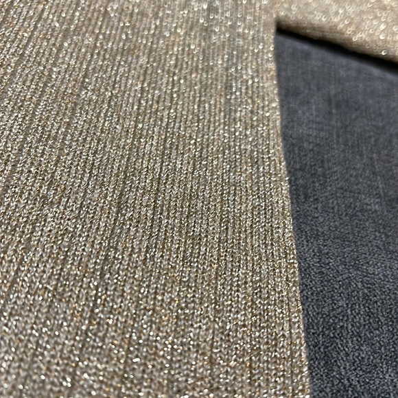 Marissa Christina collection gold shimmering long sleeved top SZ M 24-145 - Picture 8 of 8